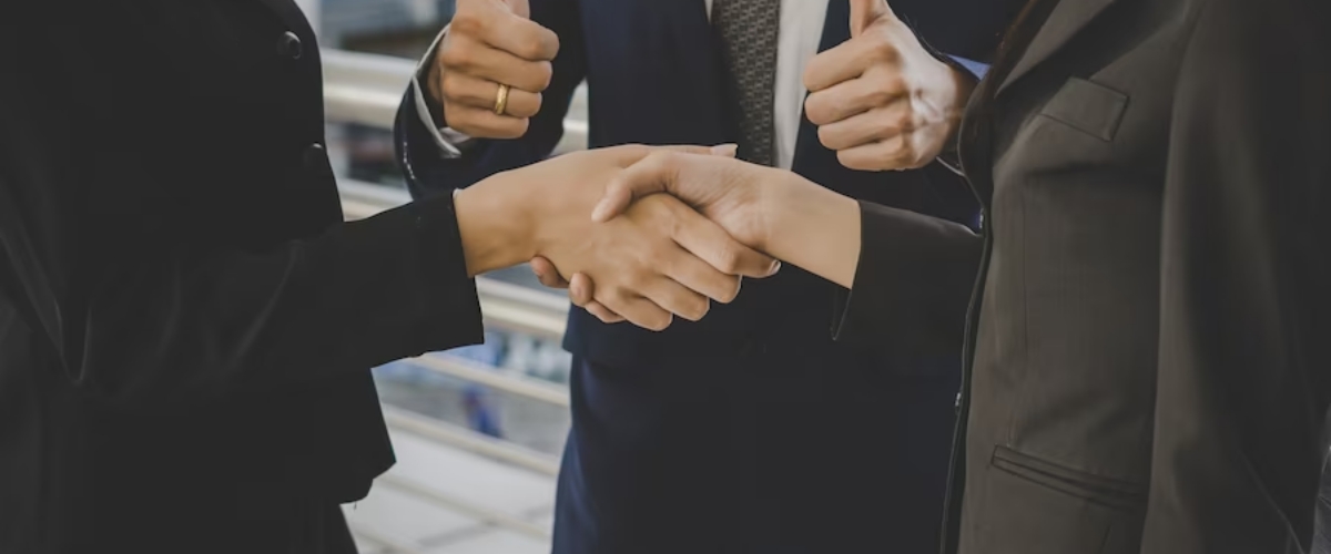 How to Retain Customers According to Business Experts
