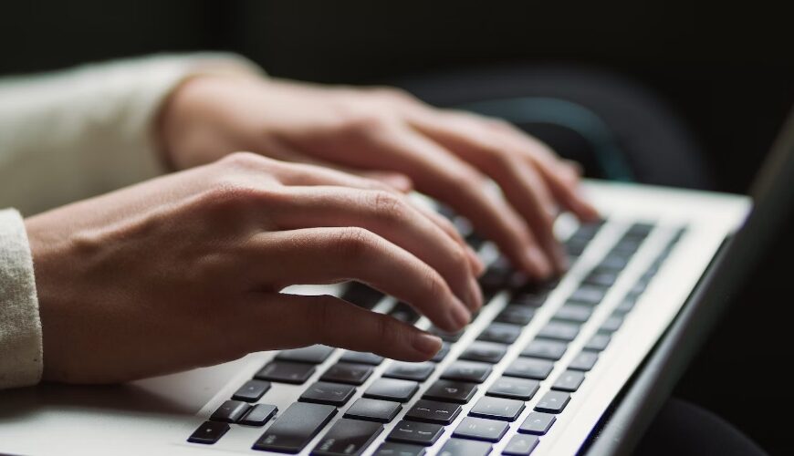 How a Professional Blog Writing Service Outshines AI
